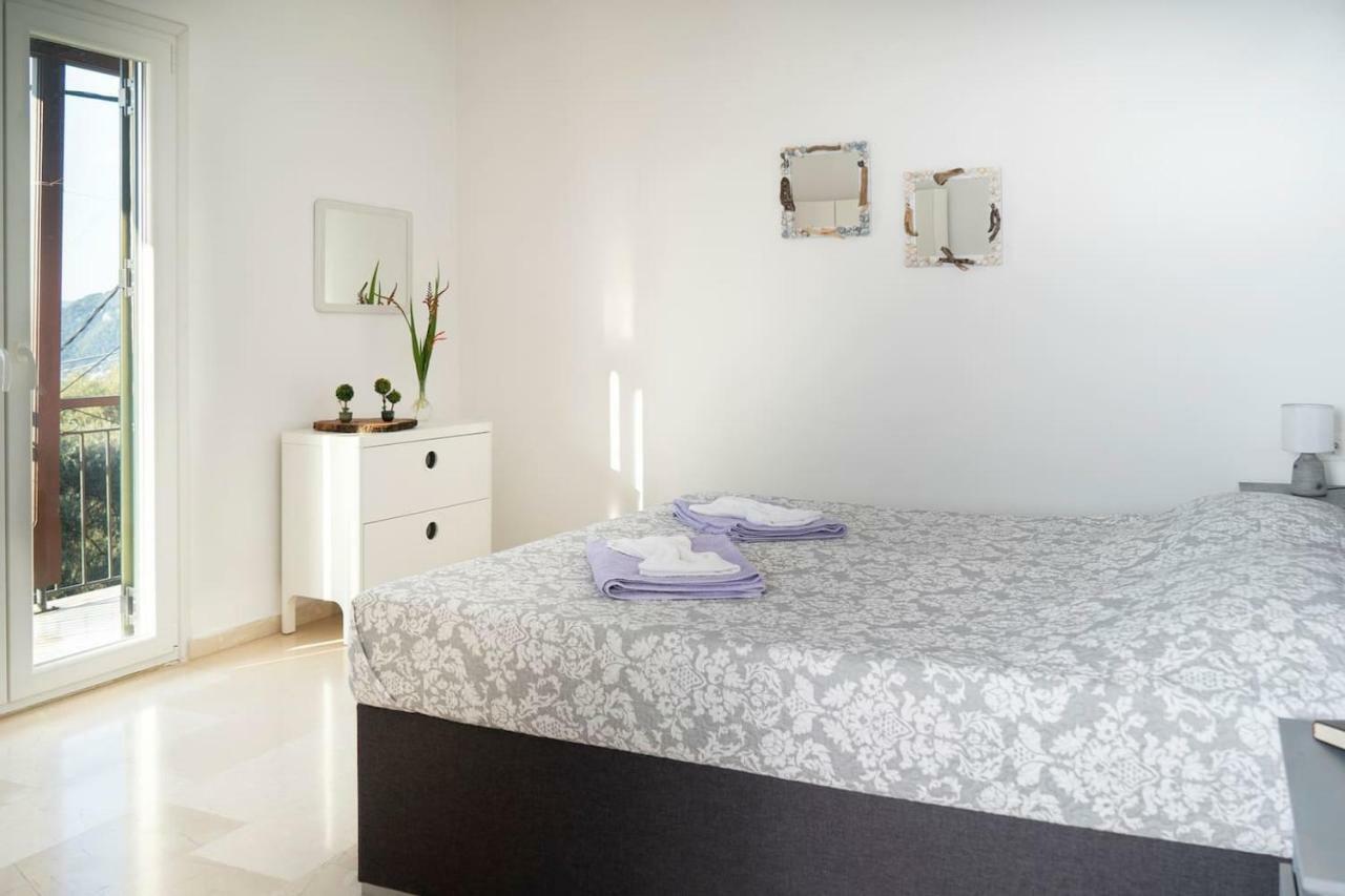 Coralli Pentati 1 "Dimitris Apartments" Buitenkant foto